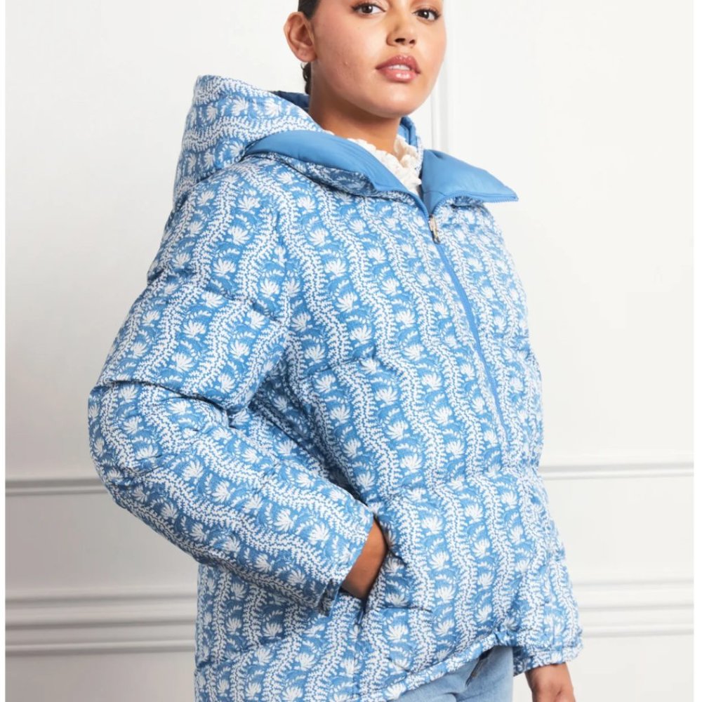 The Reversible Edie Puffer Jacket Size M NWT Blue